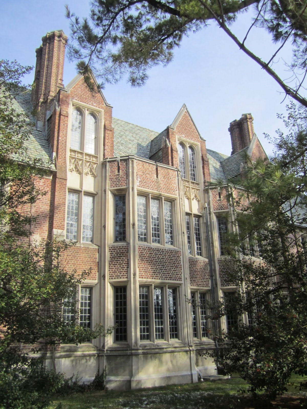 Princeton's Fine Hall, designed by Charles Z. Klauder and opened in 1931. Housing the mathematics department and situated immediately adjacent to the physics building, the architecture deliberately laid the groundwork for interdisciplinary mingling.